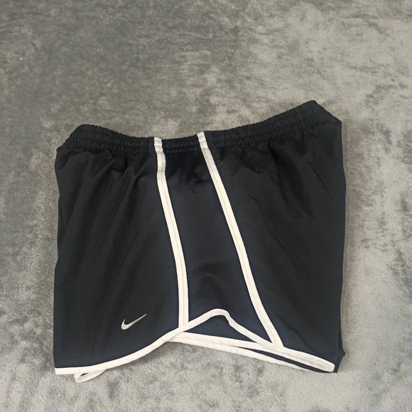 Nike Women's Black Athletic Dri-fit Shorts Lined Size Medium - Picture 2 of 10